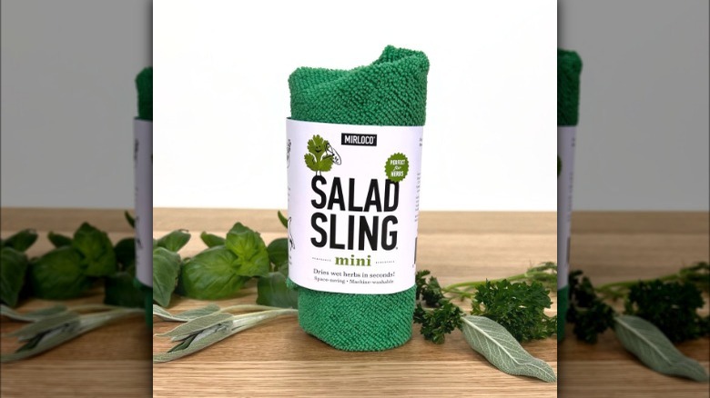 https://www.thedailymeal.com/img/gallery/where-is-salad-sling-from-shark-tank-today/the-salad-sling-is-a-niche-product-1680715456.jpg