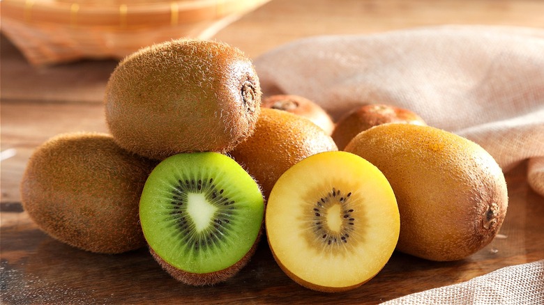 Green and gold kiwis