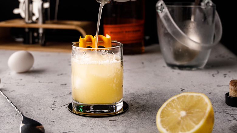 Variation of whiskey sour