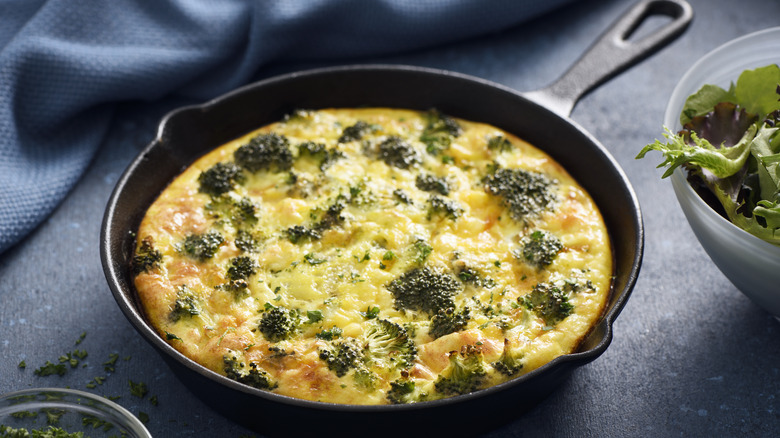 Broccoli and lettuce baked frittata