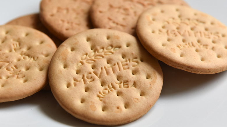 digestive biscuits