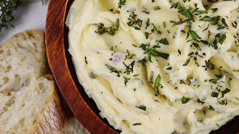 whipped brie with herbs and bread