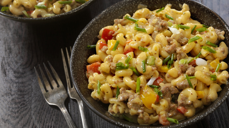 Mac and cheese with assorted vegetables