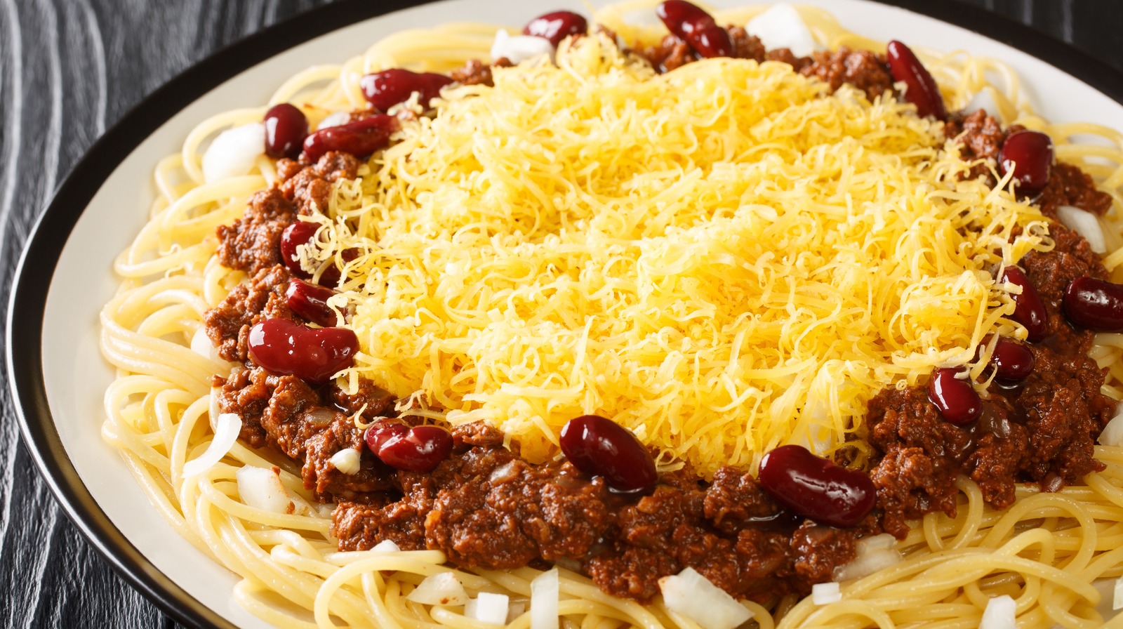 Why Spaghetti Is The Pasta Of Choice For Cincinnati Chili