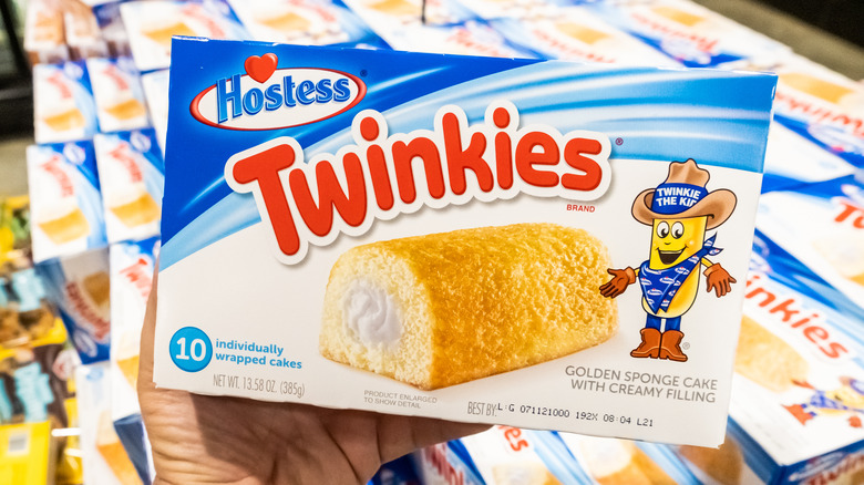 Box of Twinkies at store