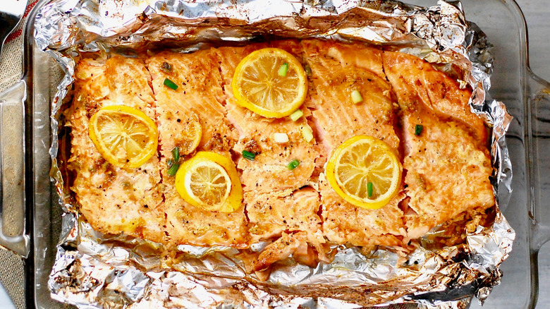 Oven baked salmon in foil 