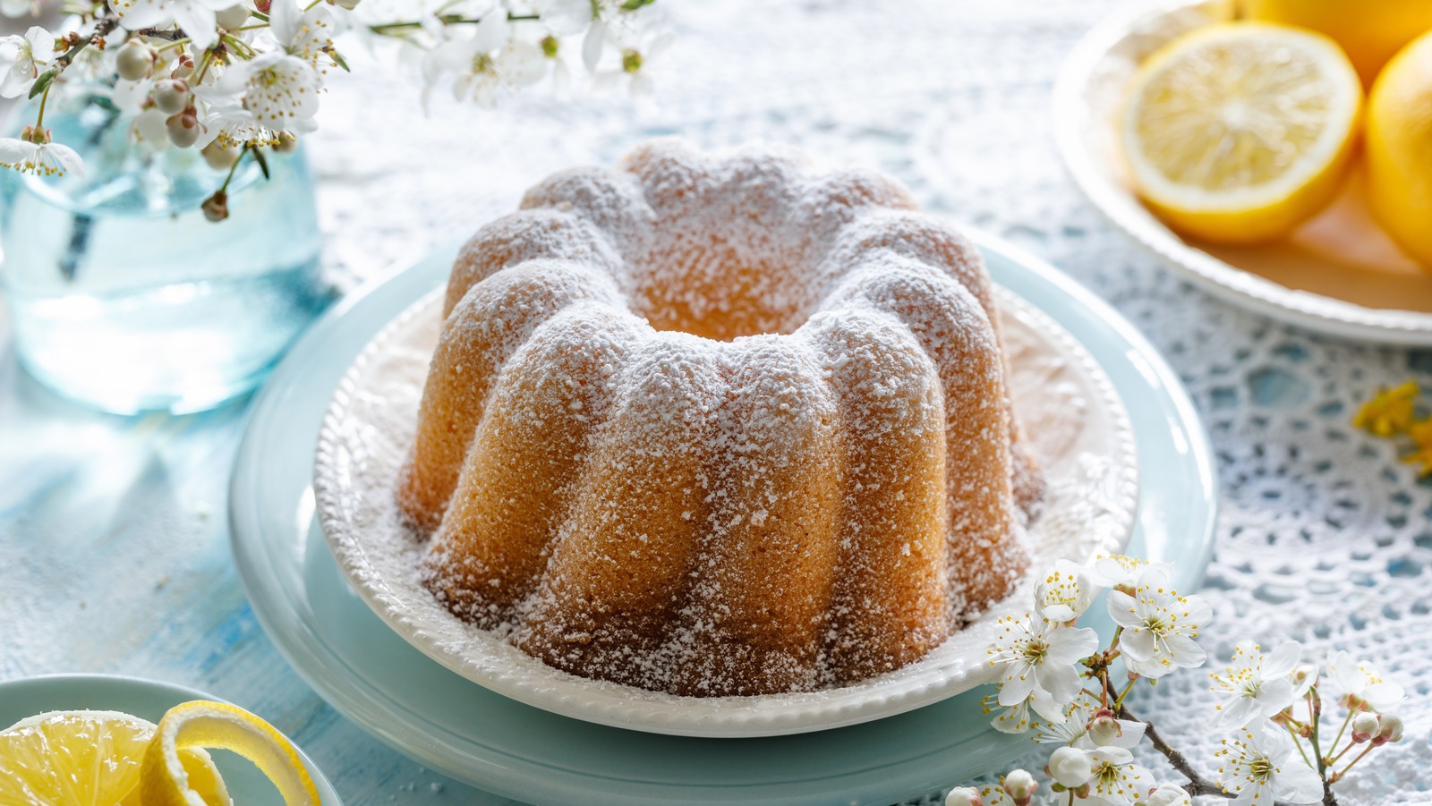 https://www.thedailymeal.com/img/gallery/why-you-should-grease-your-bundt-cake-pan-with-shortening-not-butter/l-intro-1692968386.jpg