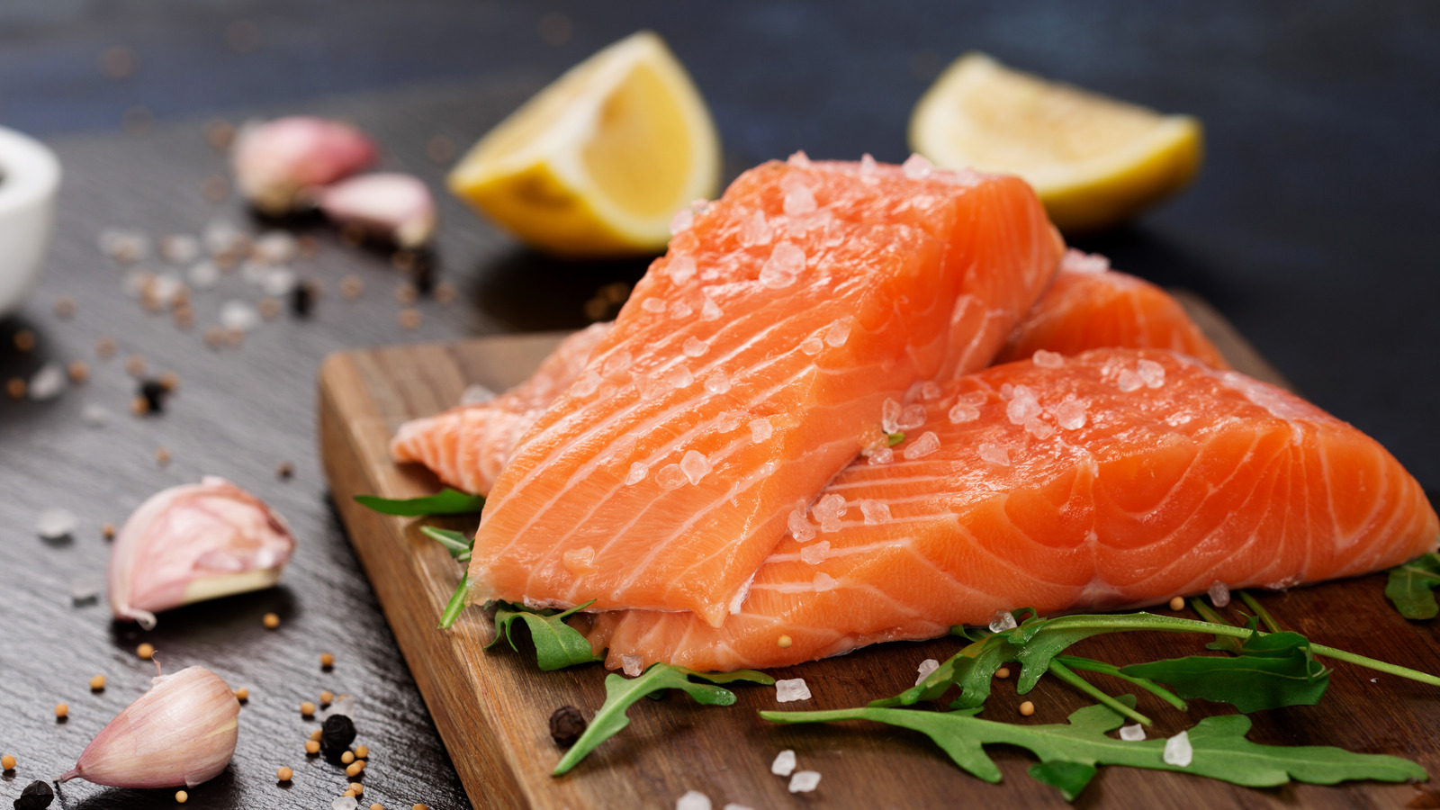Why You Shouldn't Rely On Color When Shopping For Salmon