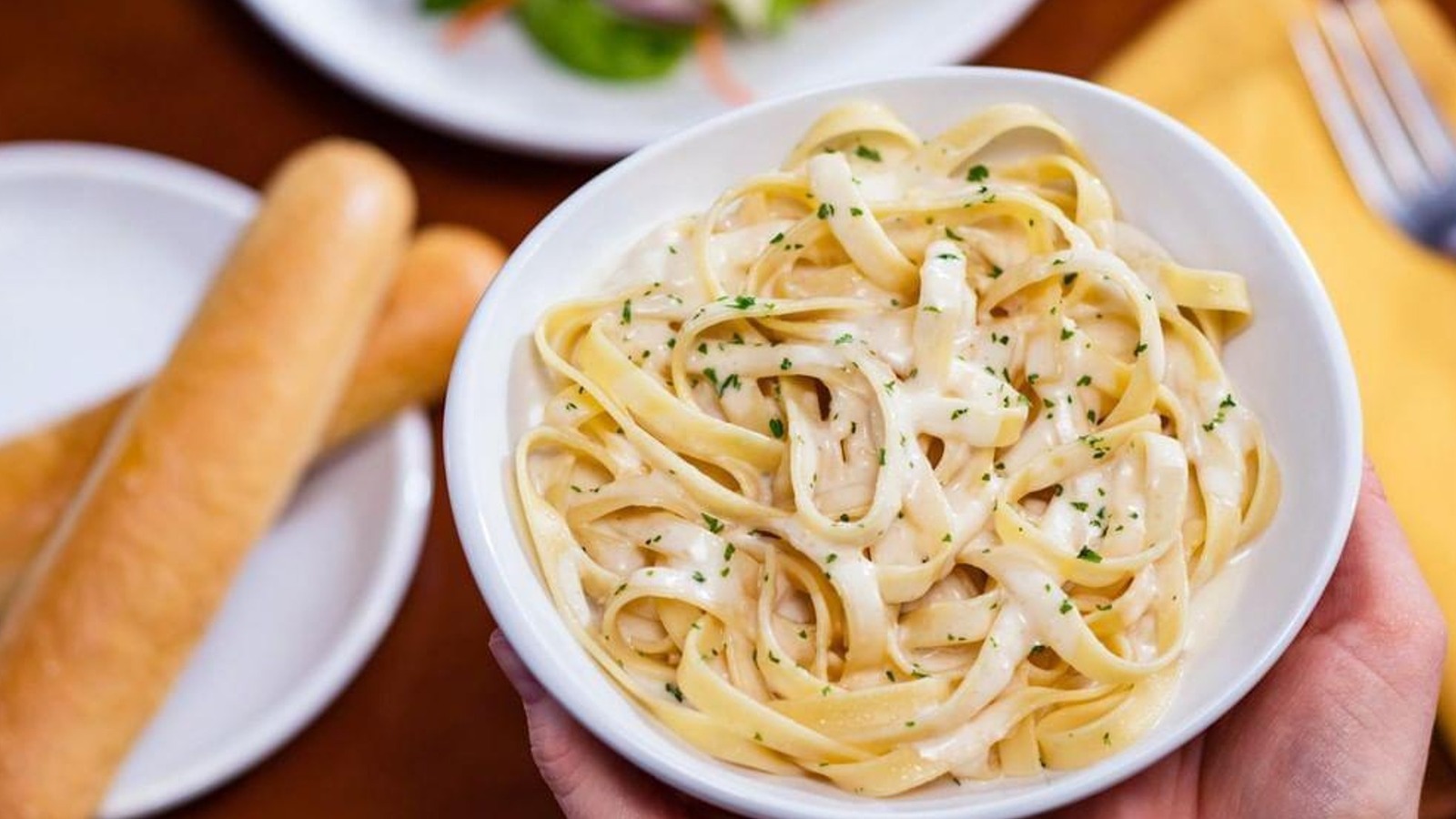 Why You Won’t Find Al Dente Pasta At Olive Garden – The Daily Meal
