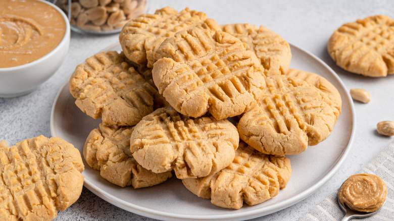 Fluffy homemade peanut butter cookies