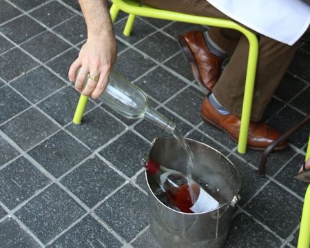 Anthony Giglio demonstrates how to create a proper wine bucket.