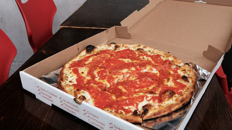 New York pizza served in a box