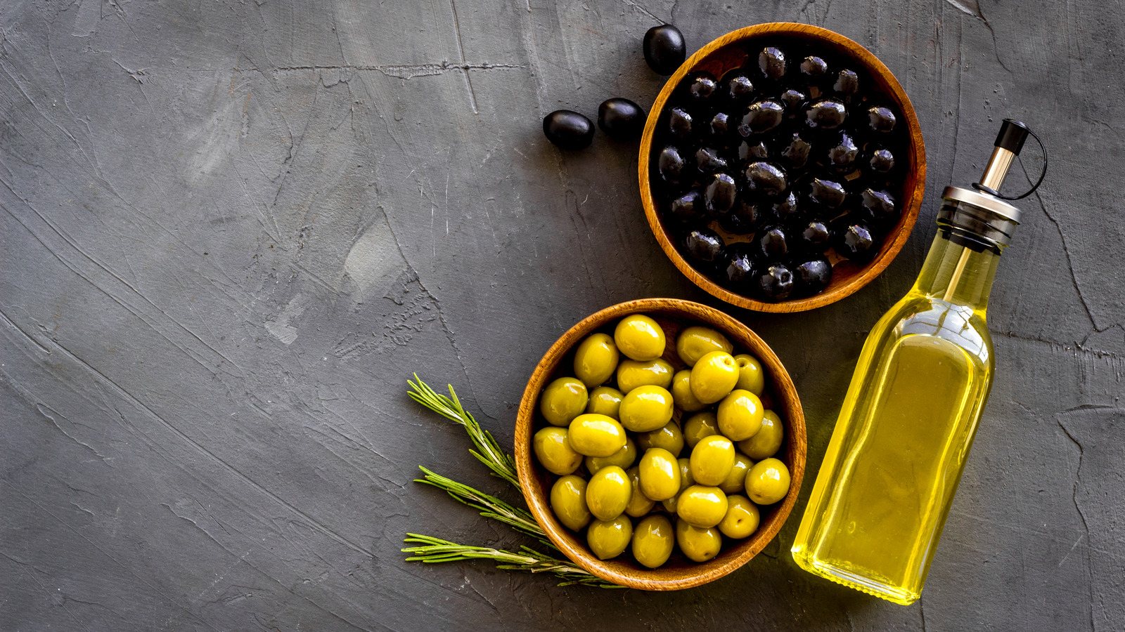 What color olives are used to make olive oil?