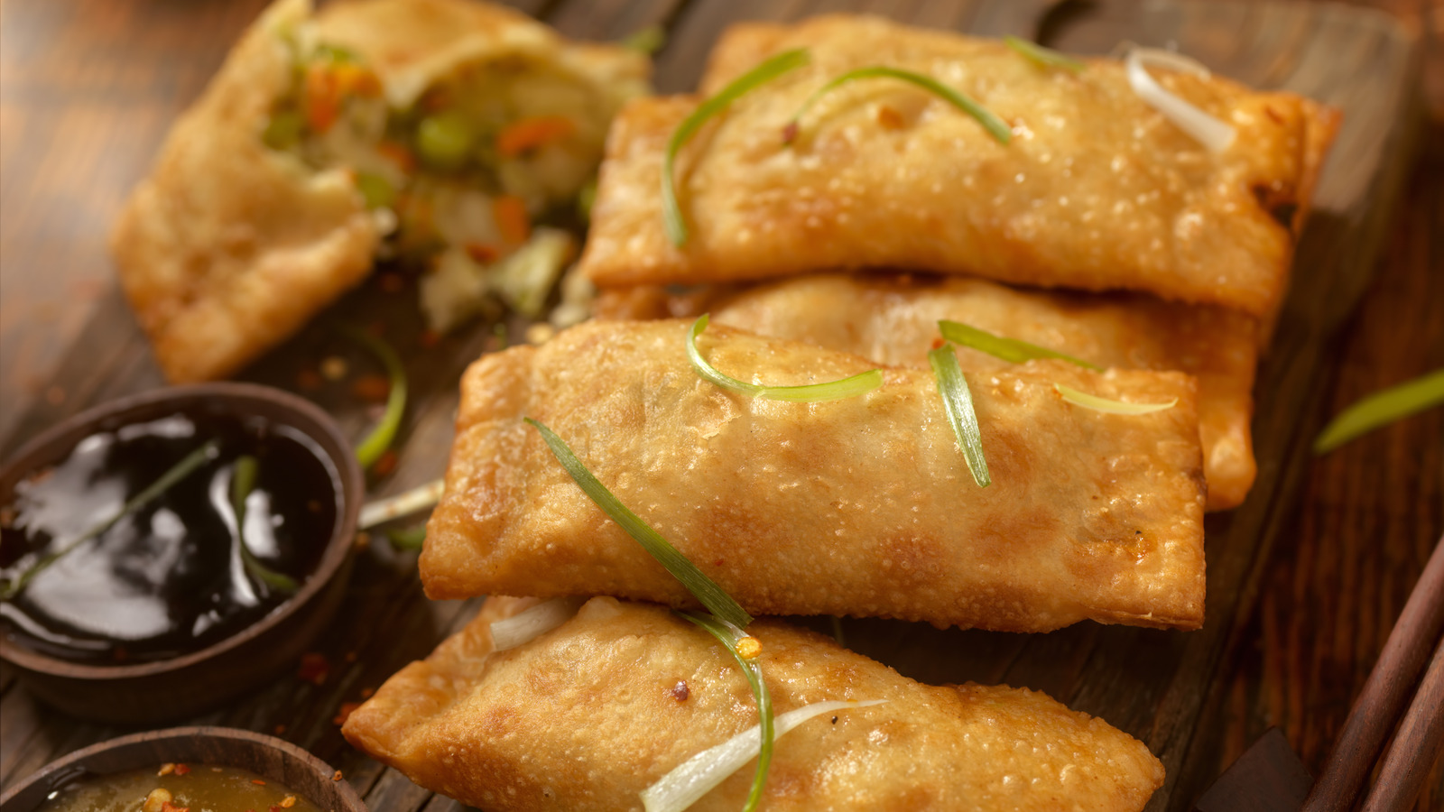 Yes, You Can Freeze Aldi's Delicious Pork Egg Rolls For Later