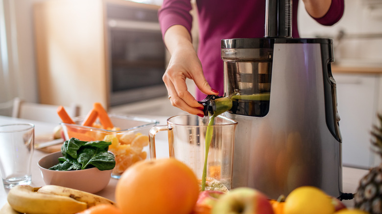 Juicing fresh fruits
