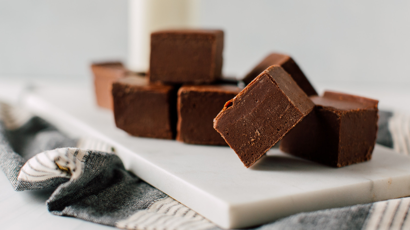 You Only Need 2 Ingredients For Rich Chocolate Fudge - Vimarsana News