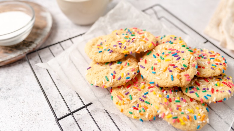 sprinkle cookies on baking rack