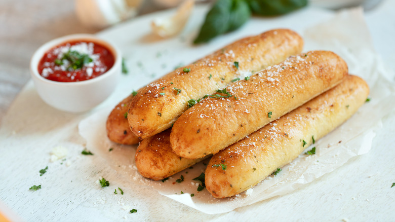 Breadsticks with marinara sauce