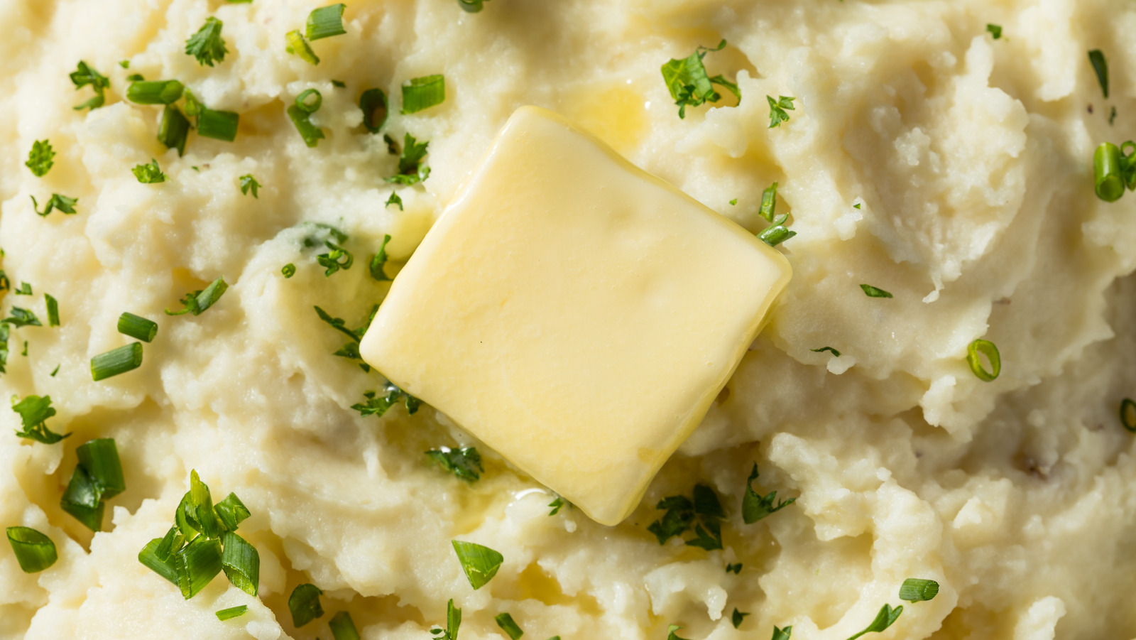 Your Slow Cooker Is The Key To Keeping Mashed Potatoes Warm For Hours