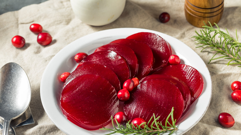 Canned cranberry sauce cut in slices