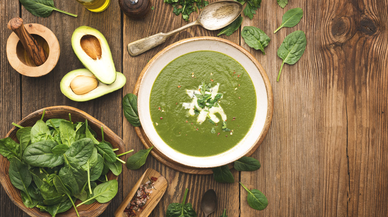 Puree spinach soup with ingredients