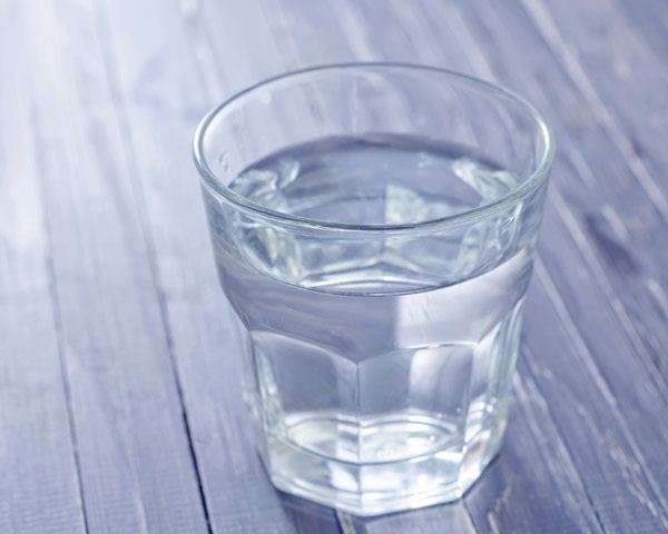 8 Things You Should Never Put In The Microwave