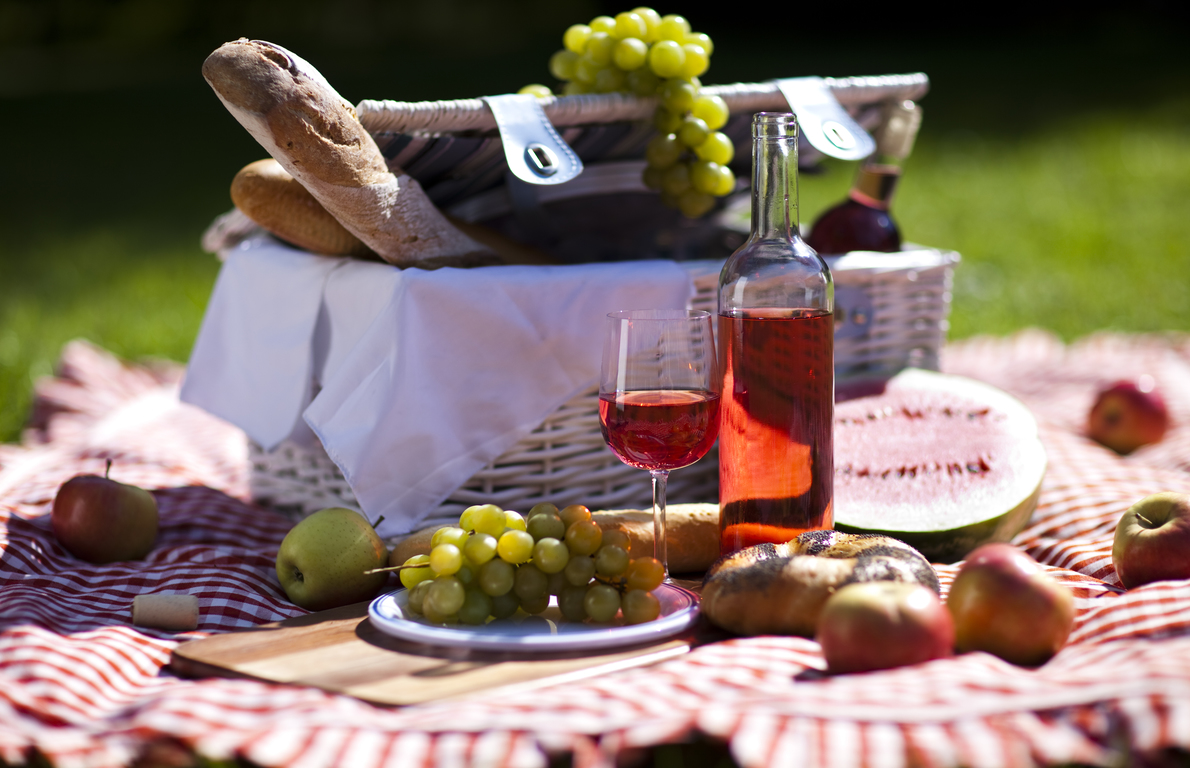 A Romantic Picnic for Two: What to Cook, What to Bring, and What Not to