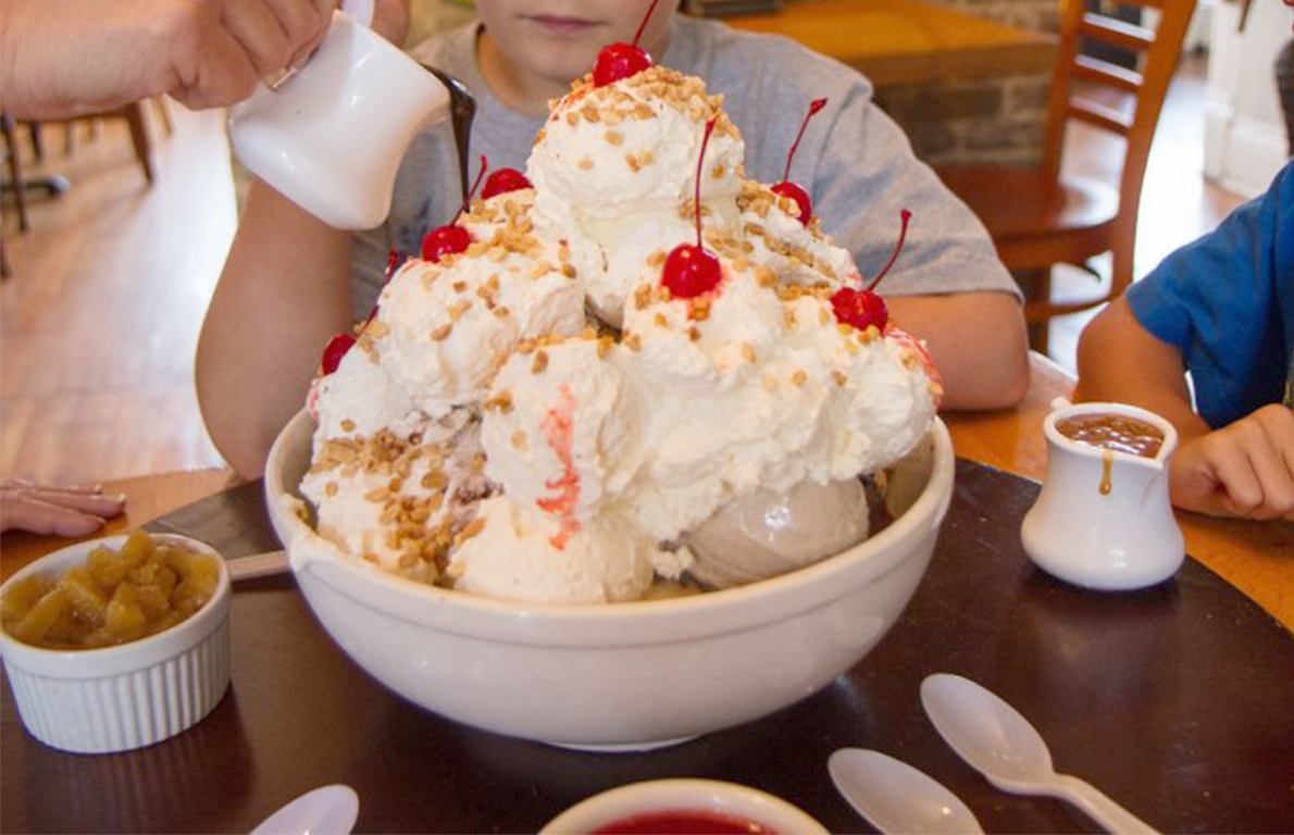 The Comfy Cow, Louisville, Ky. The Comfy Cow Sundae Challenge from