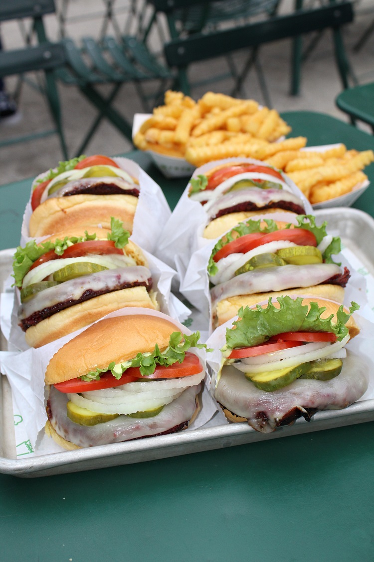 I Tried Shake Shack's New Veggie Burger and This Is How It Tastes