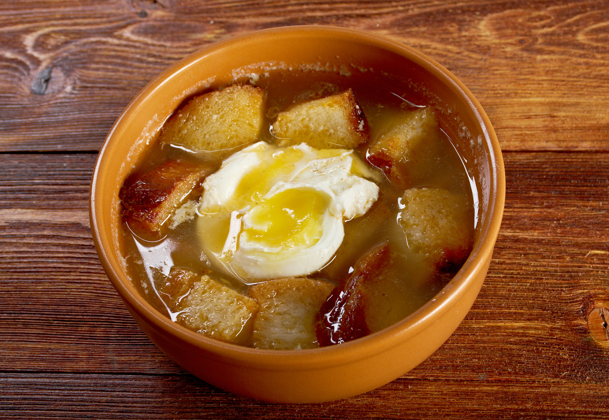 Cómo hacer la sopa de ajo