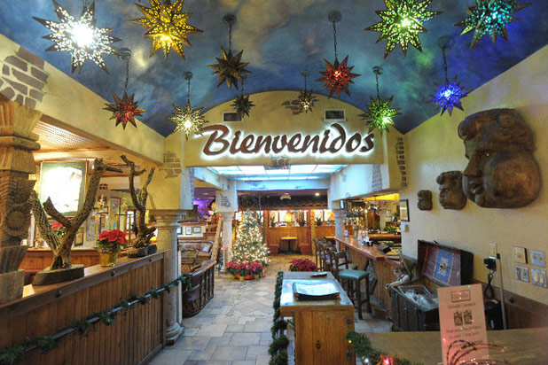 40) El Chaparral, San Antonio, Texas from America's 50 