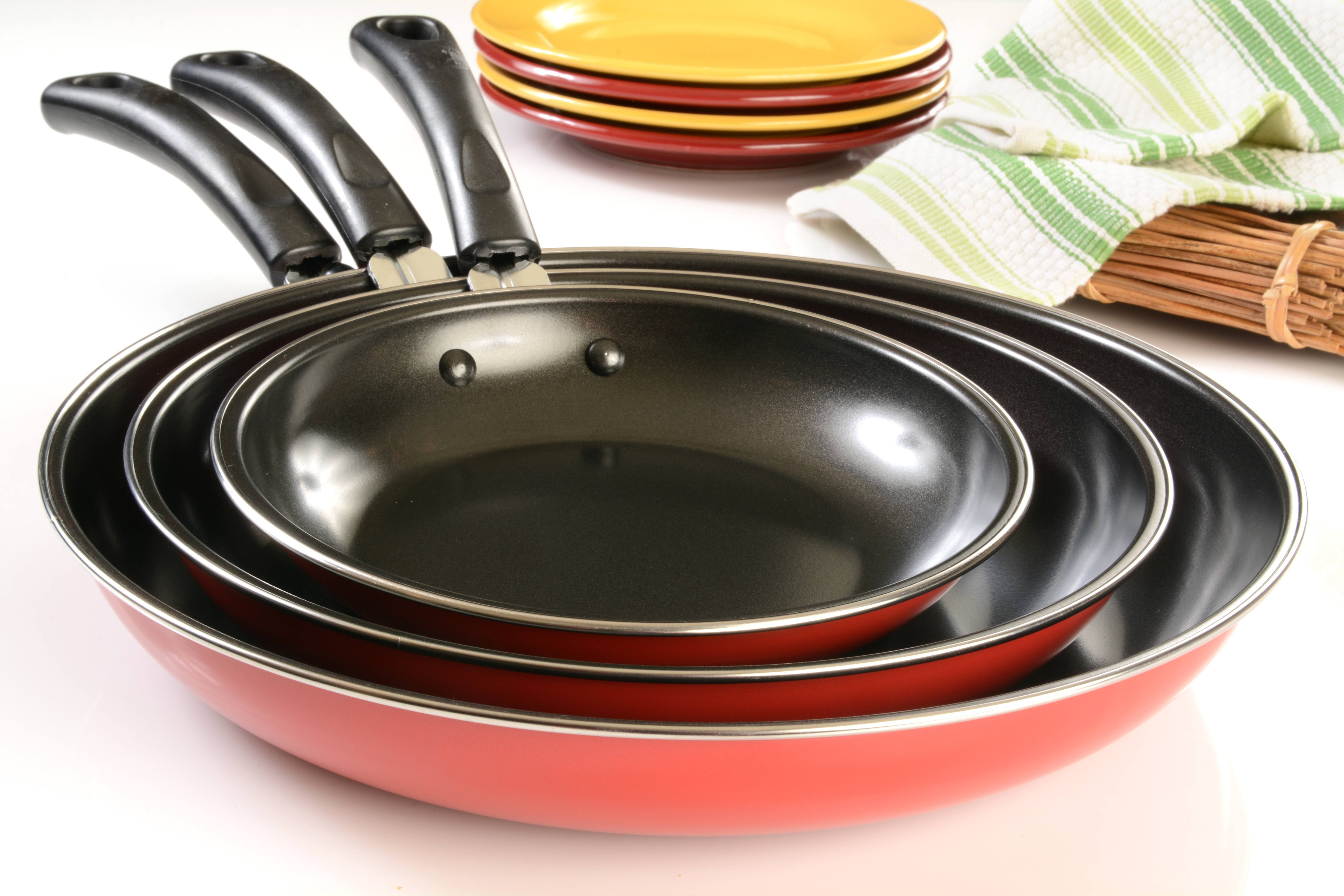 4 Signs it’s Time to Buy New Pots and Pans